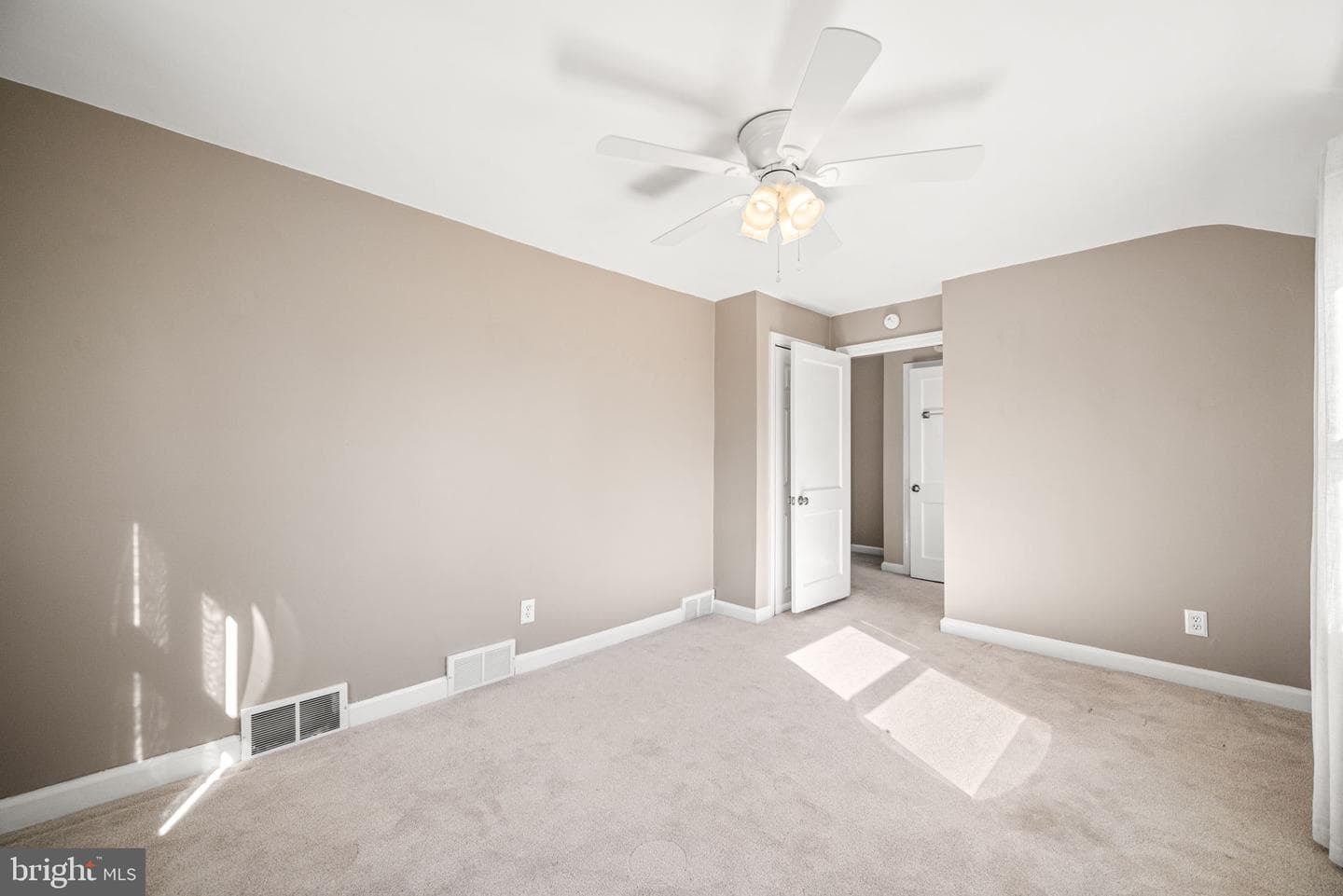 123 Scheivert Avenue photo 21