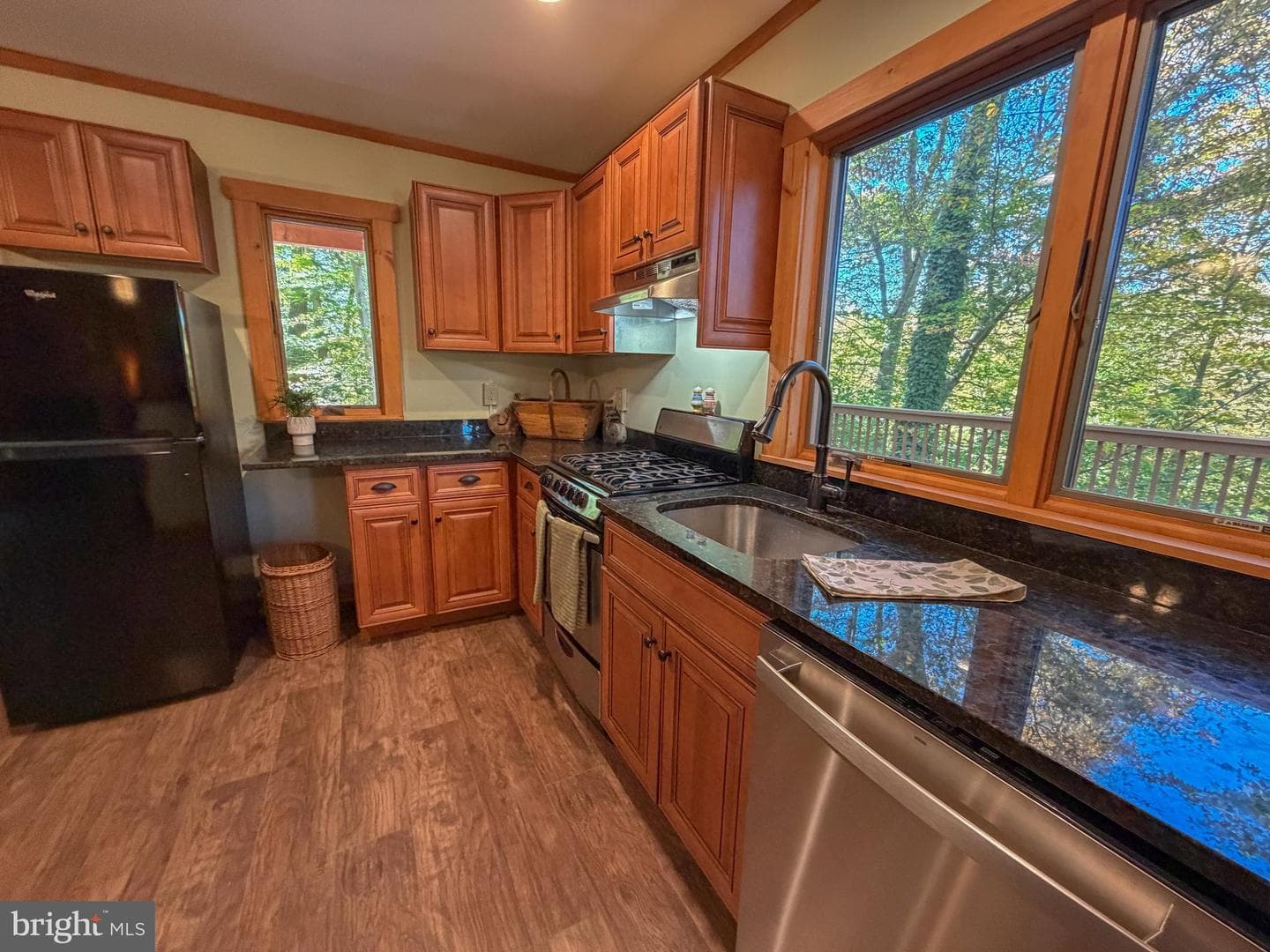 571 Mount Alverno Road photo 6