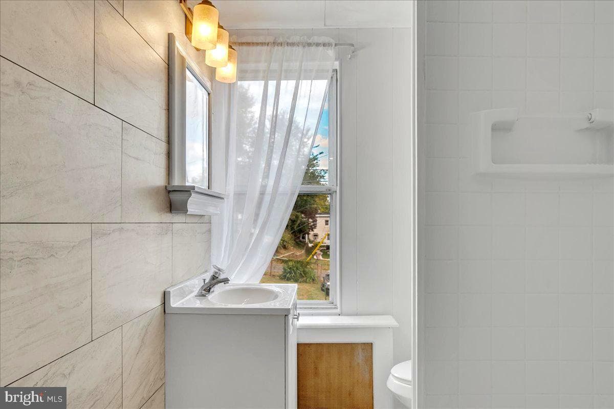 208 8th Street photo 14