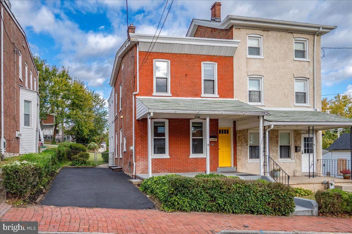 208 8th Street photo 27