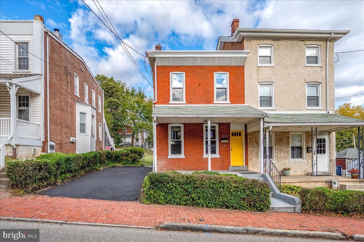 208 8th Street photo 3