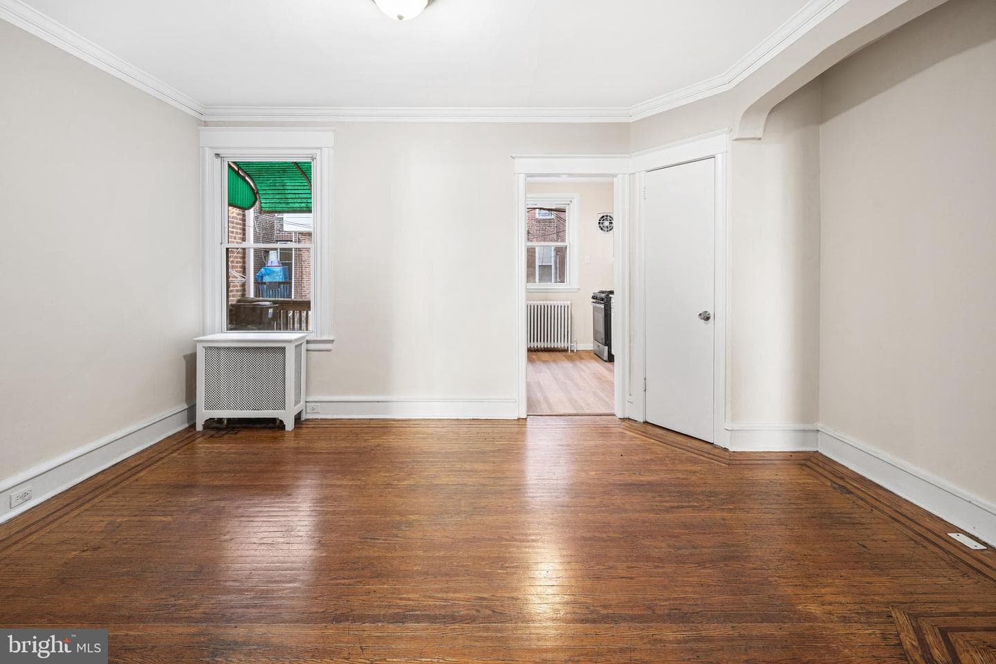 324 Kingston Road photo 4