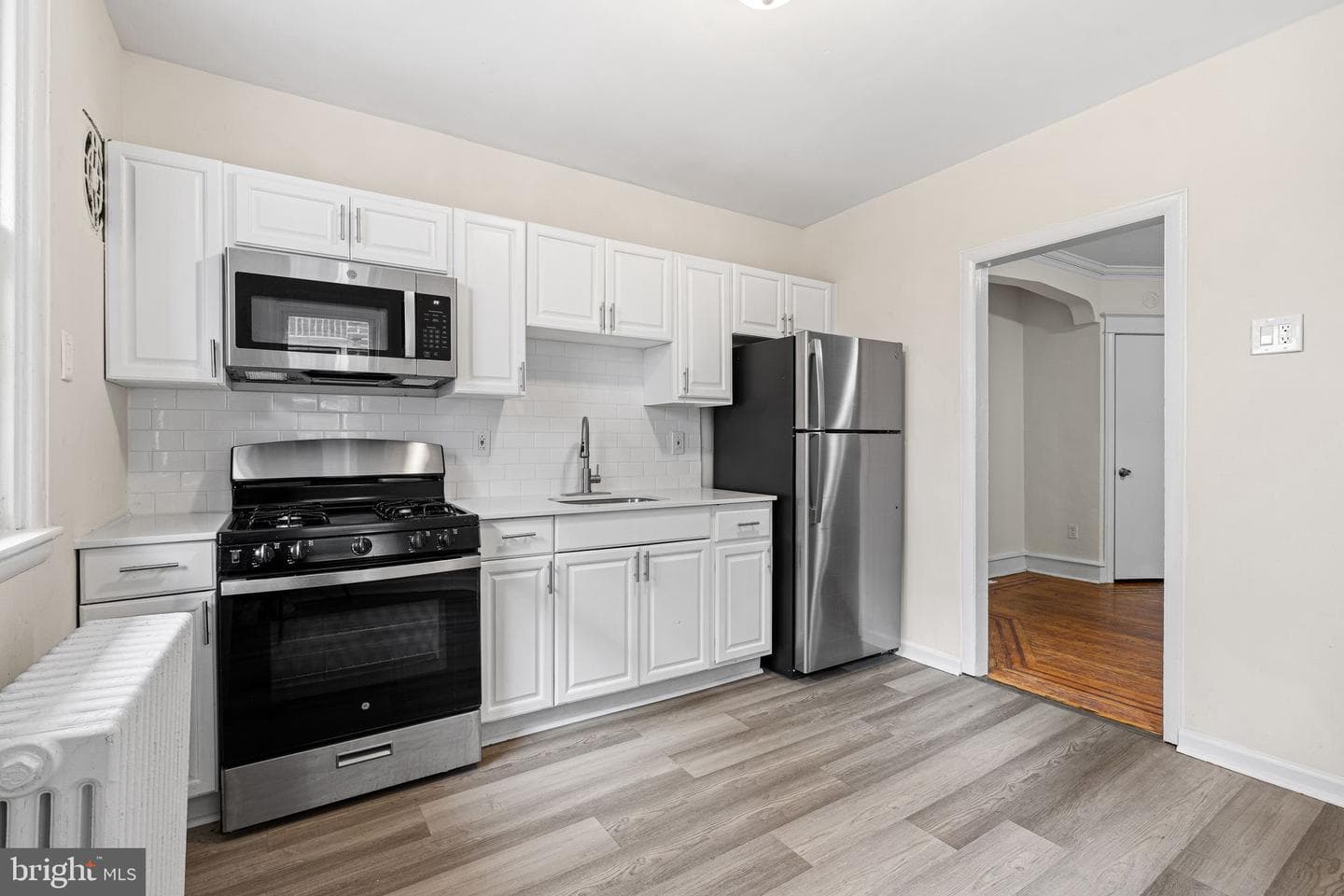 324 Kingston Road photo 5