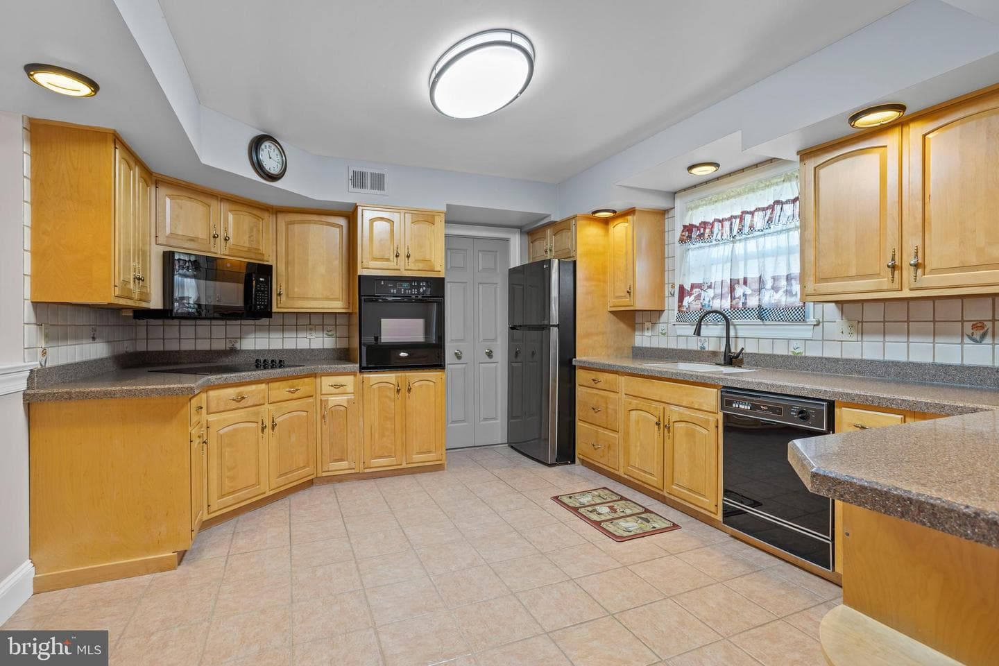 311 Ogden Place photo 11