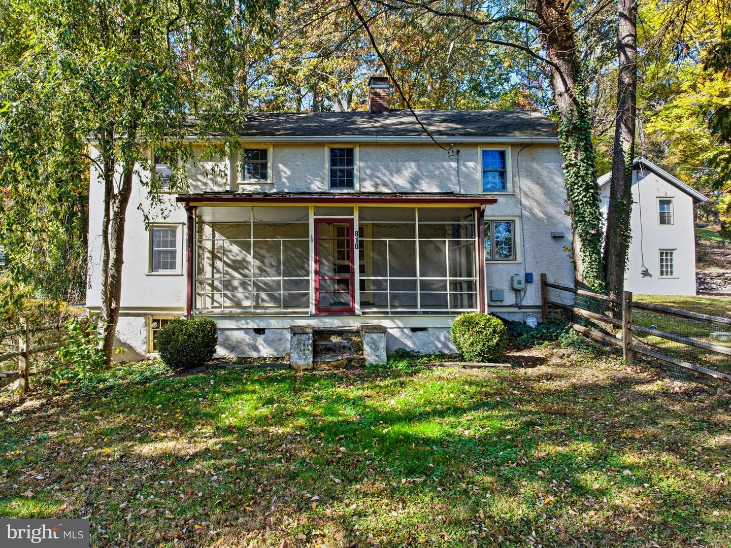 810 Crum Creek Road photo 2