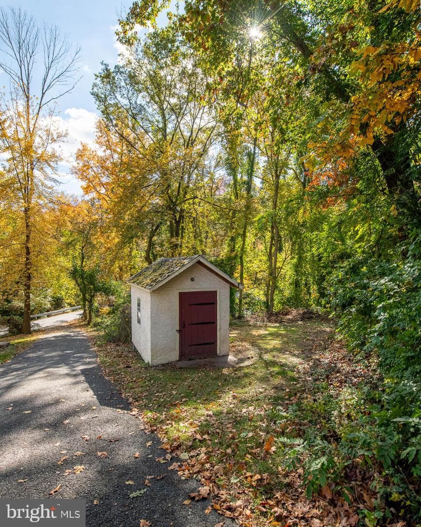 810 Crum Creek Road photo 57