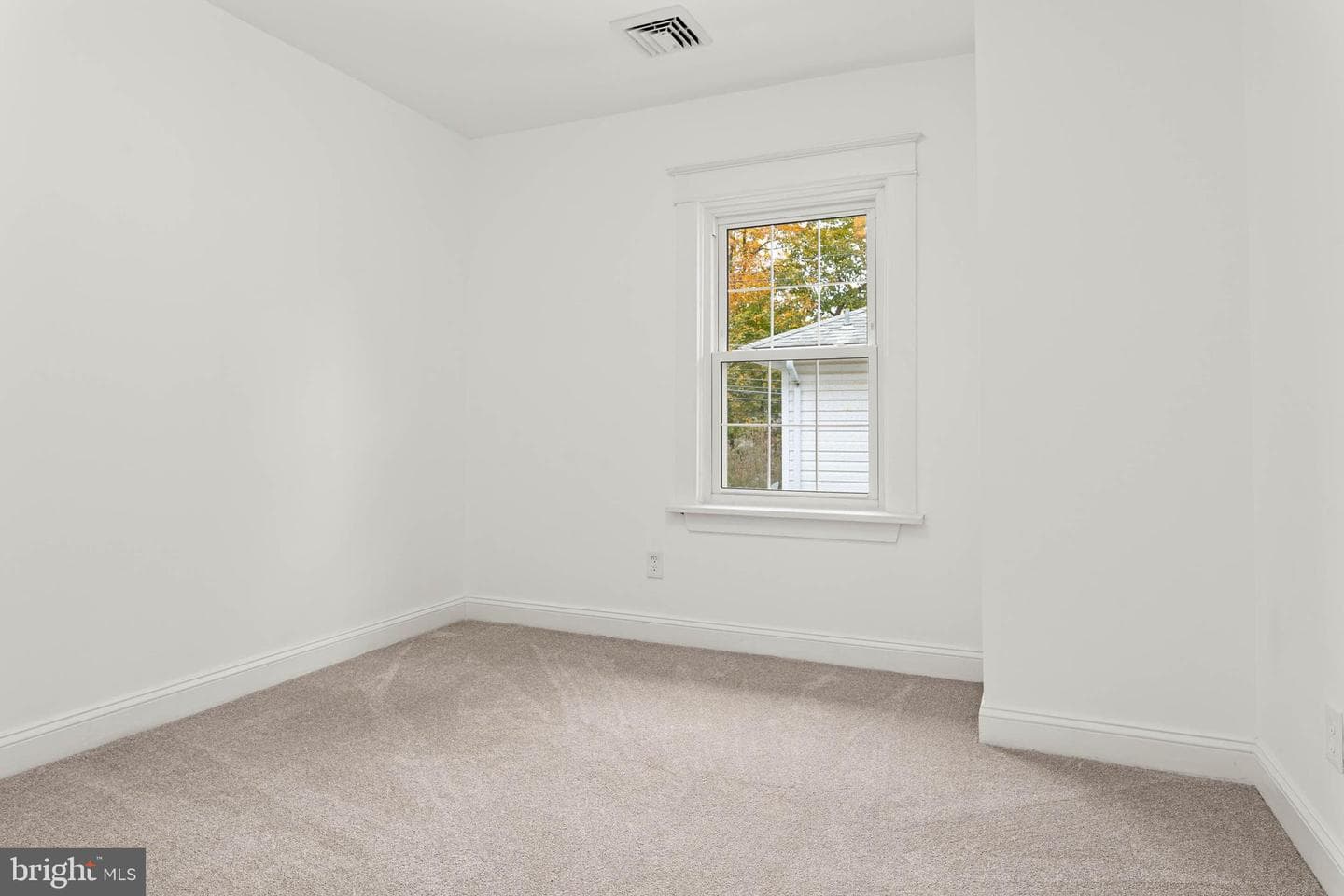 426 W Beech Tree Lane photo 25