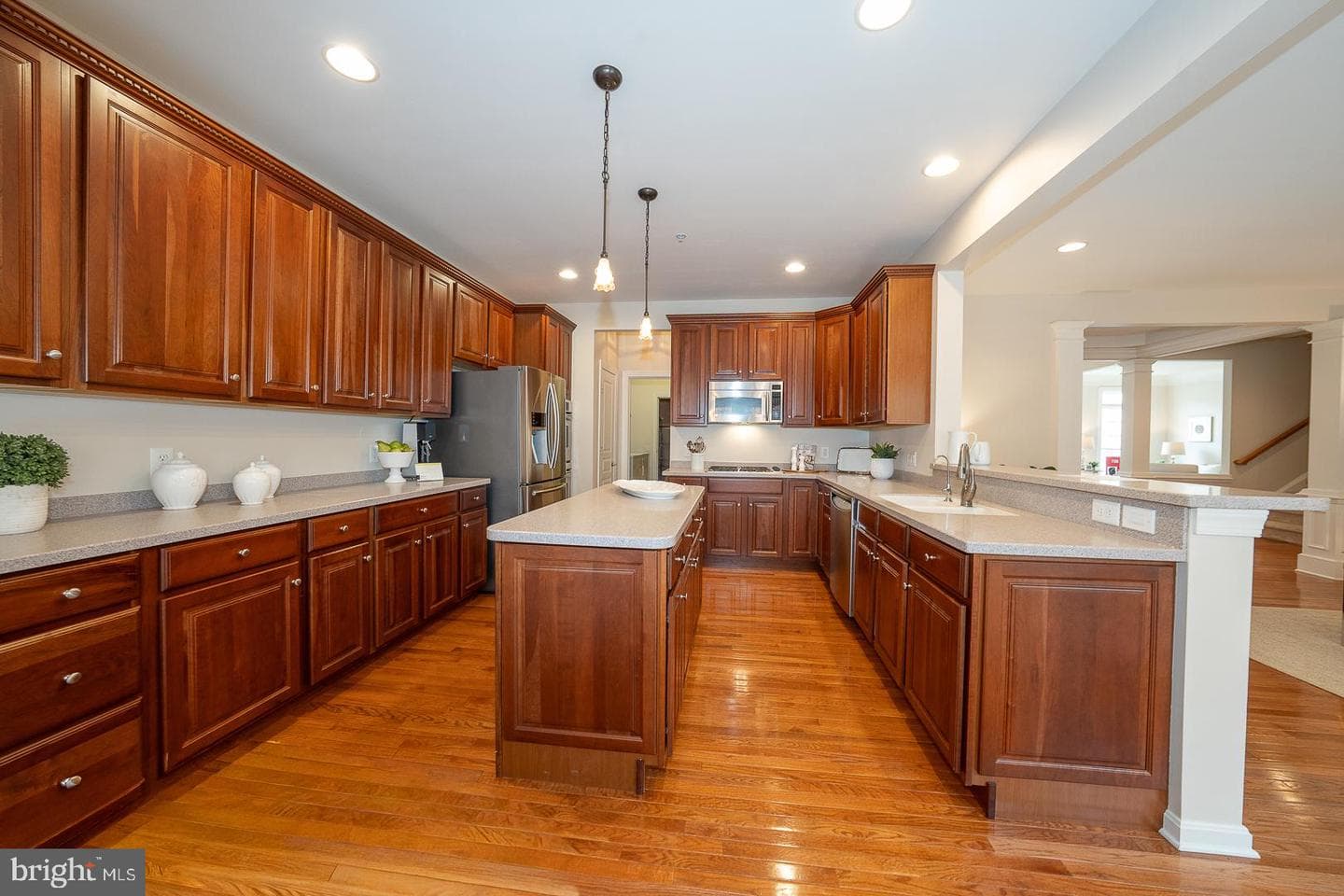 510 Guinevere Drive photo 11