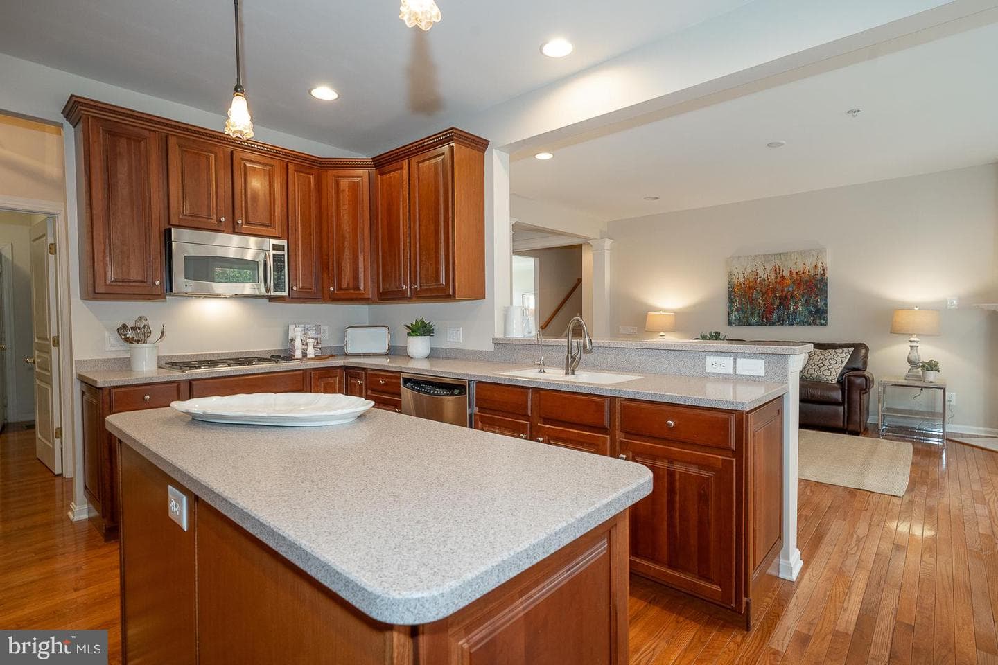 510 Guinevere Drive photo 20