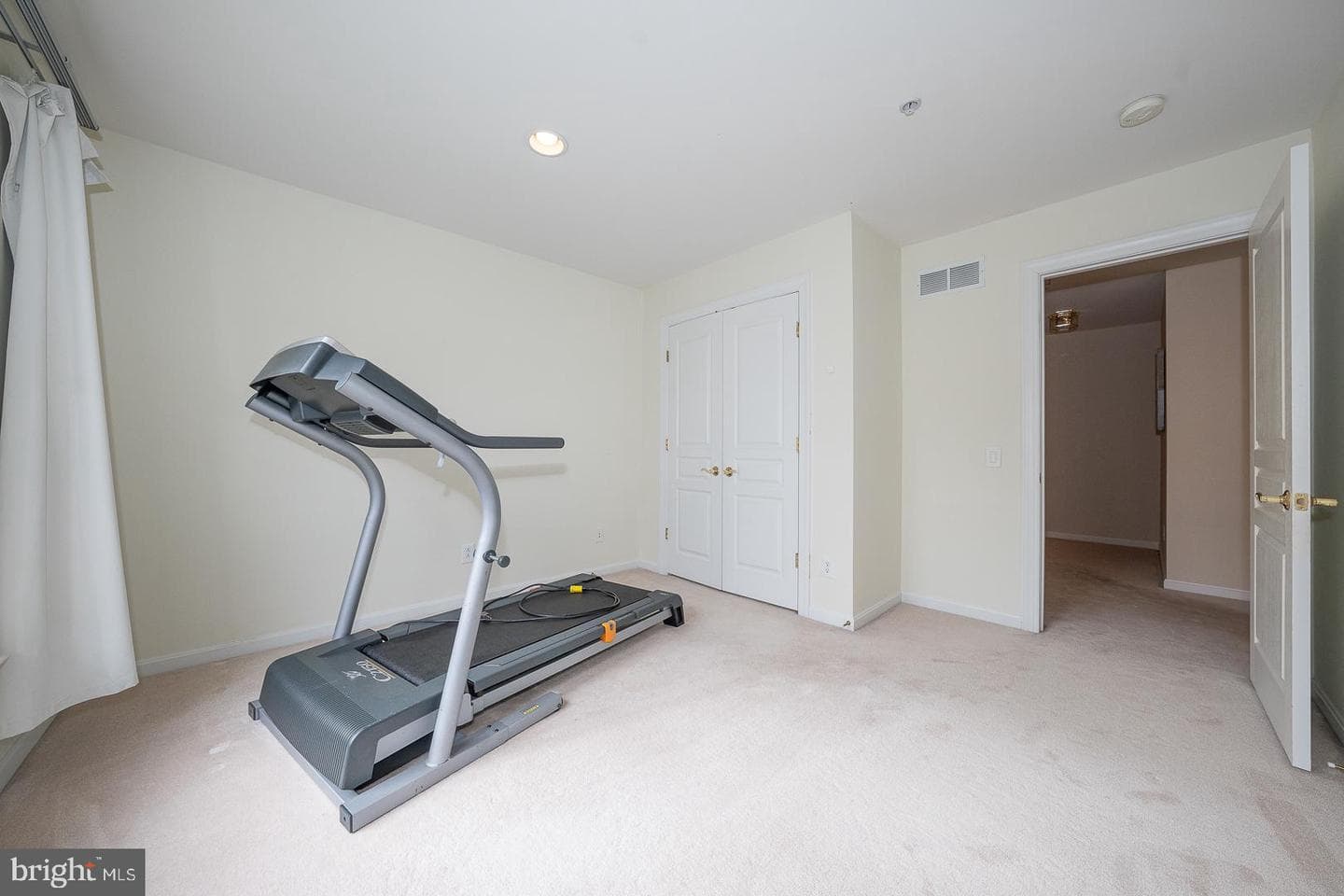 510 Guinevere Drive photo 39