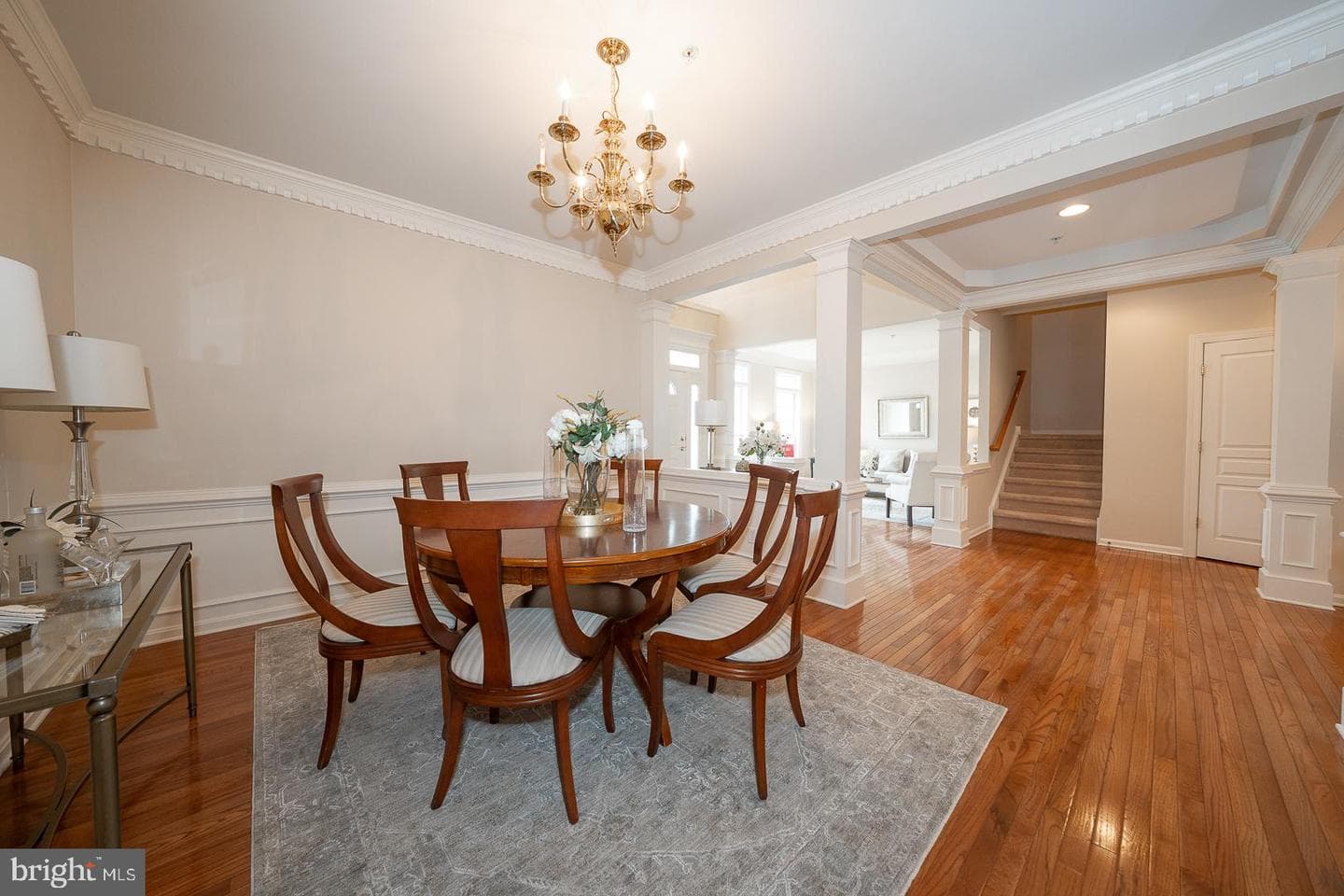 510 Guinevere Drive photo 9