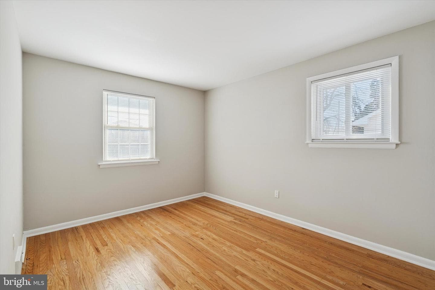 709 Avondale Lane photo 10