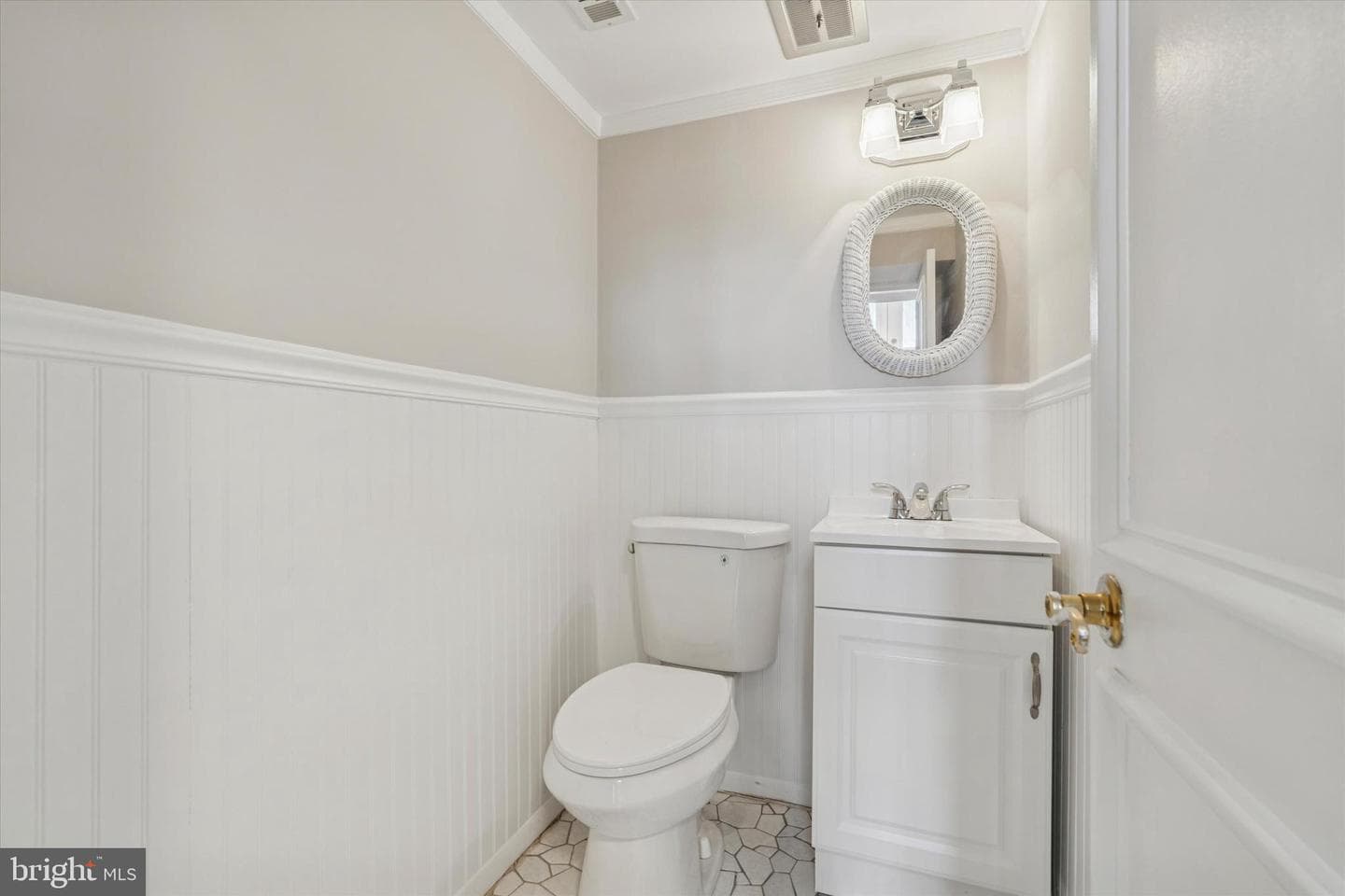 709 Avondale Lane photo 14