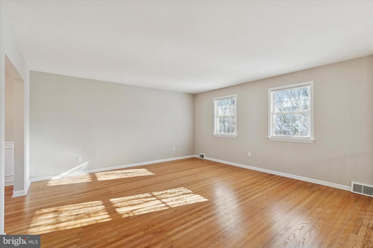 709 Avondale Lane photo 3
