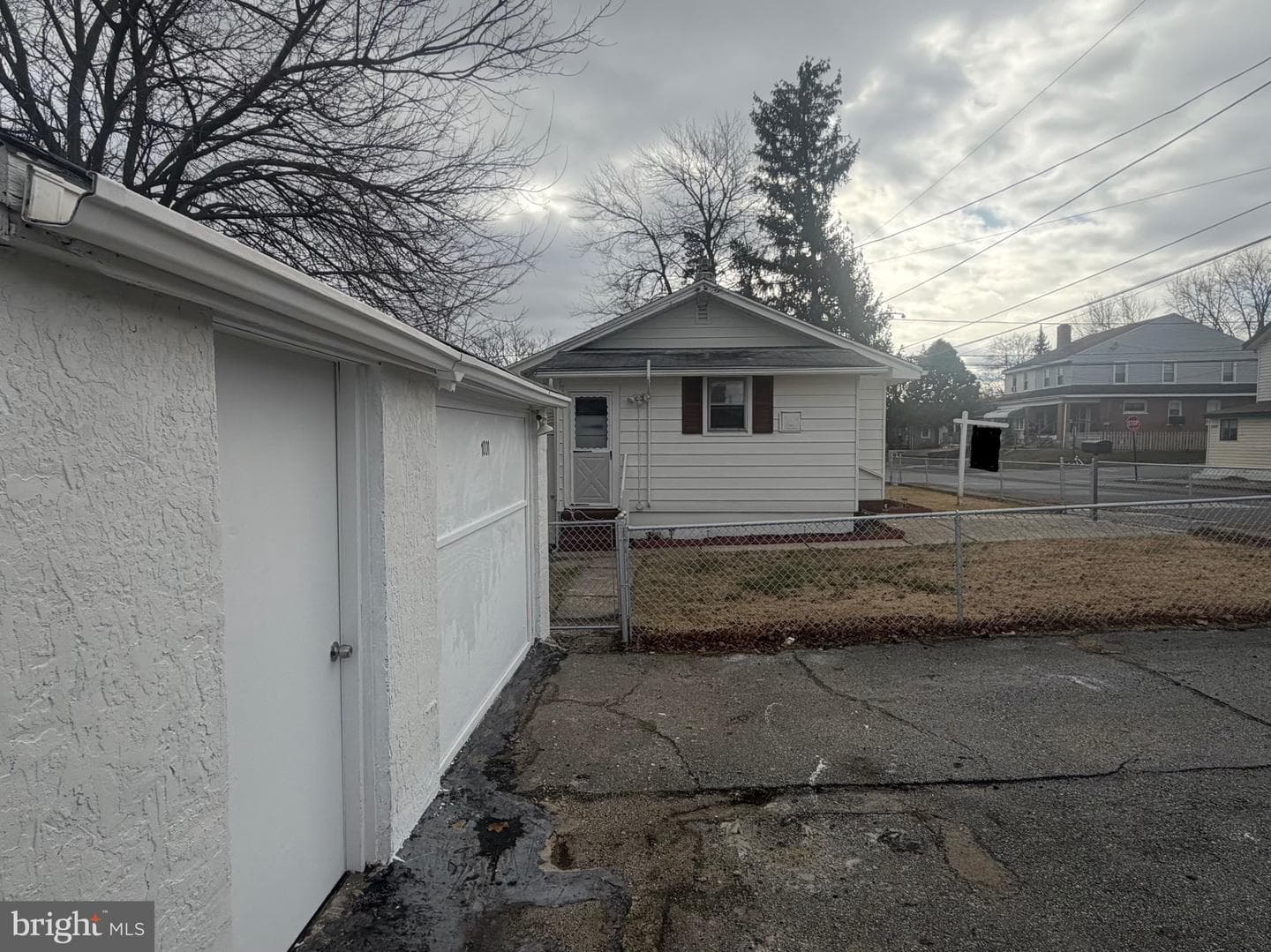 1001 Sunset Street photo 39