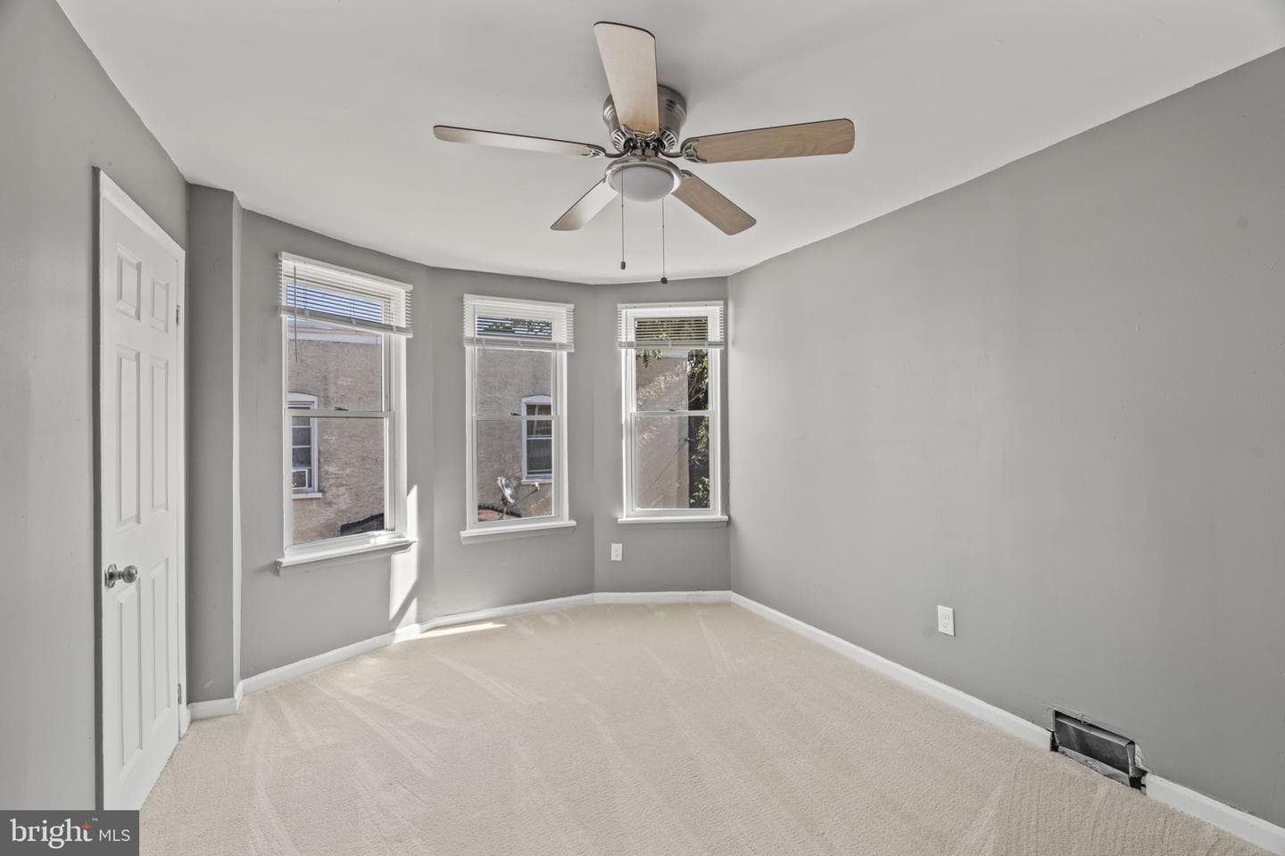 123 E 23rd Street photo 25
