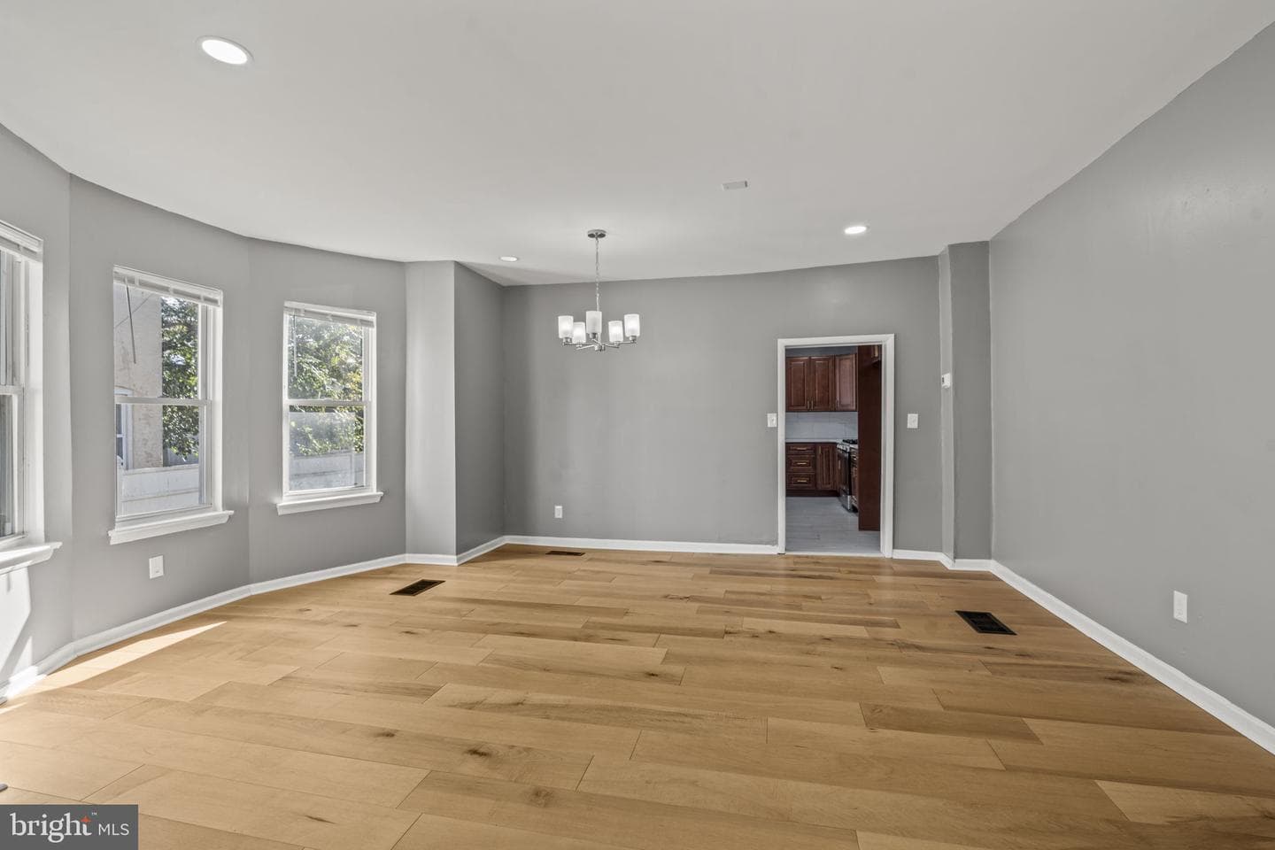 123 E 23rd Street photo 7