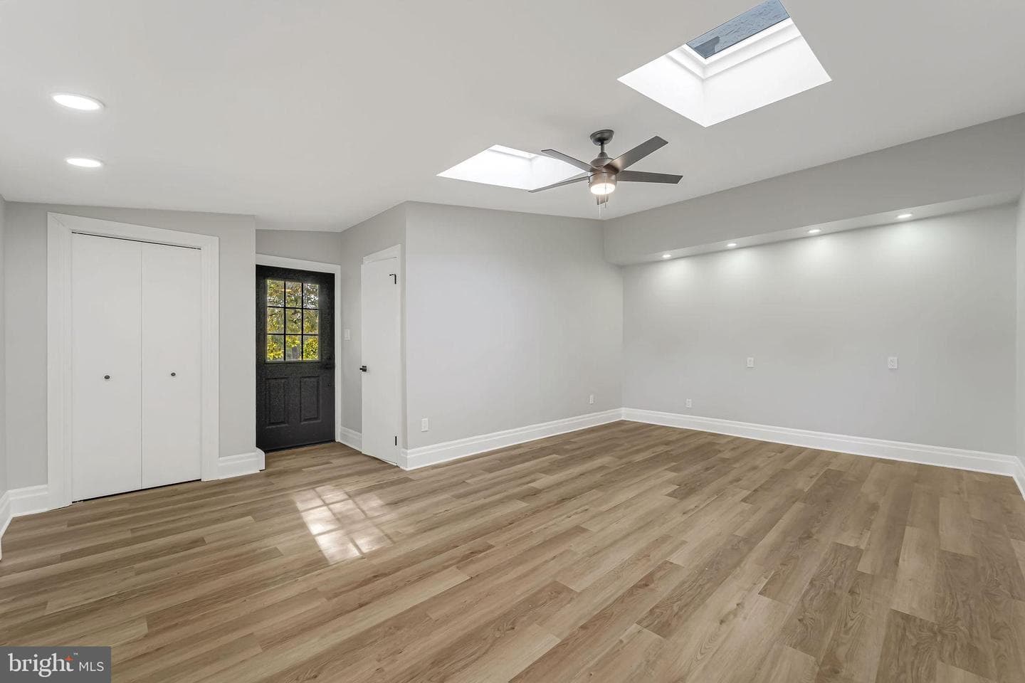 301 Shadeland Avenue photo 34