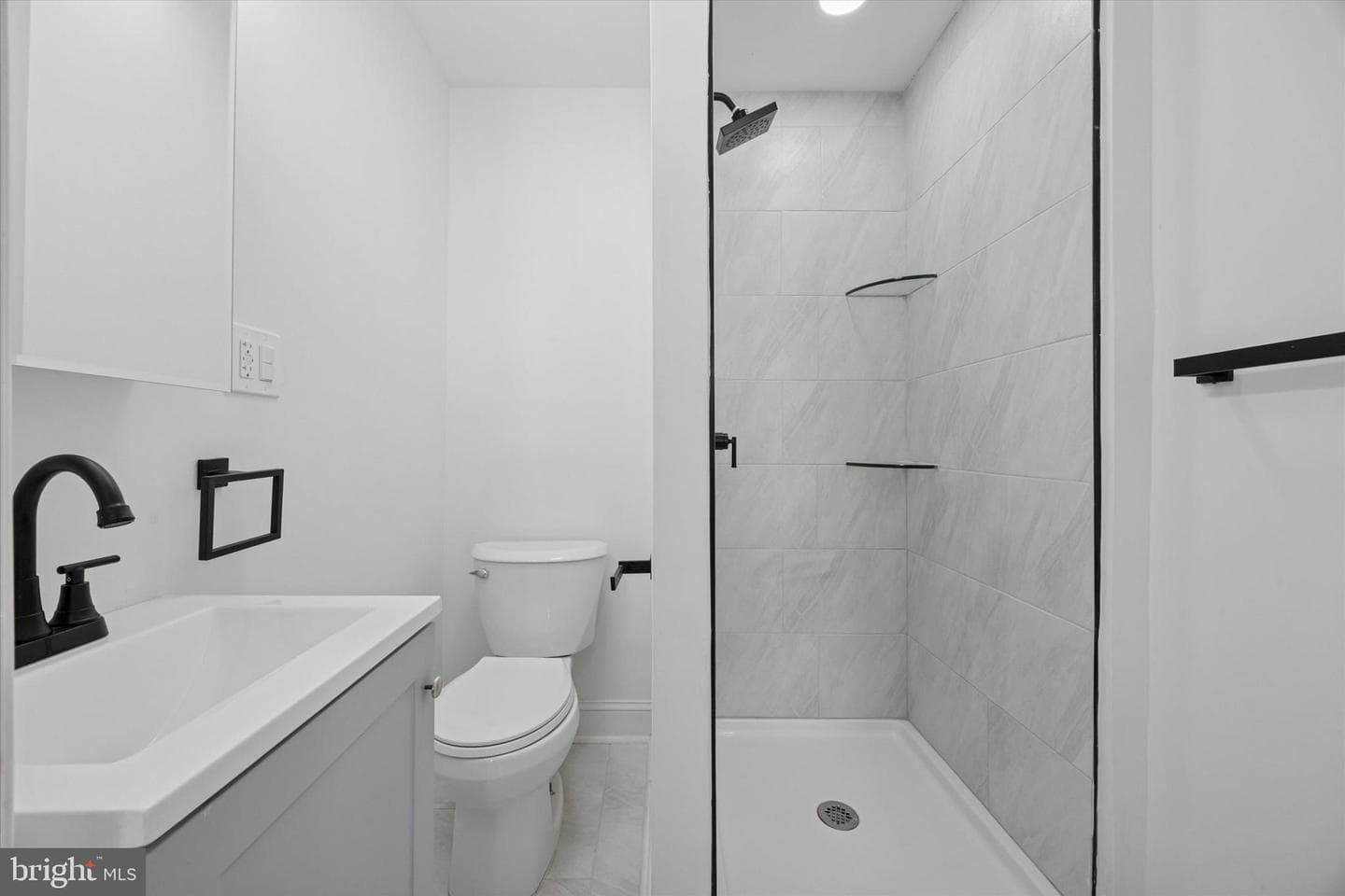 211 Cedar Avenue photo 13