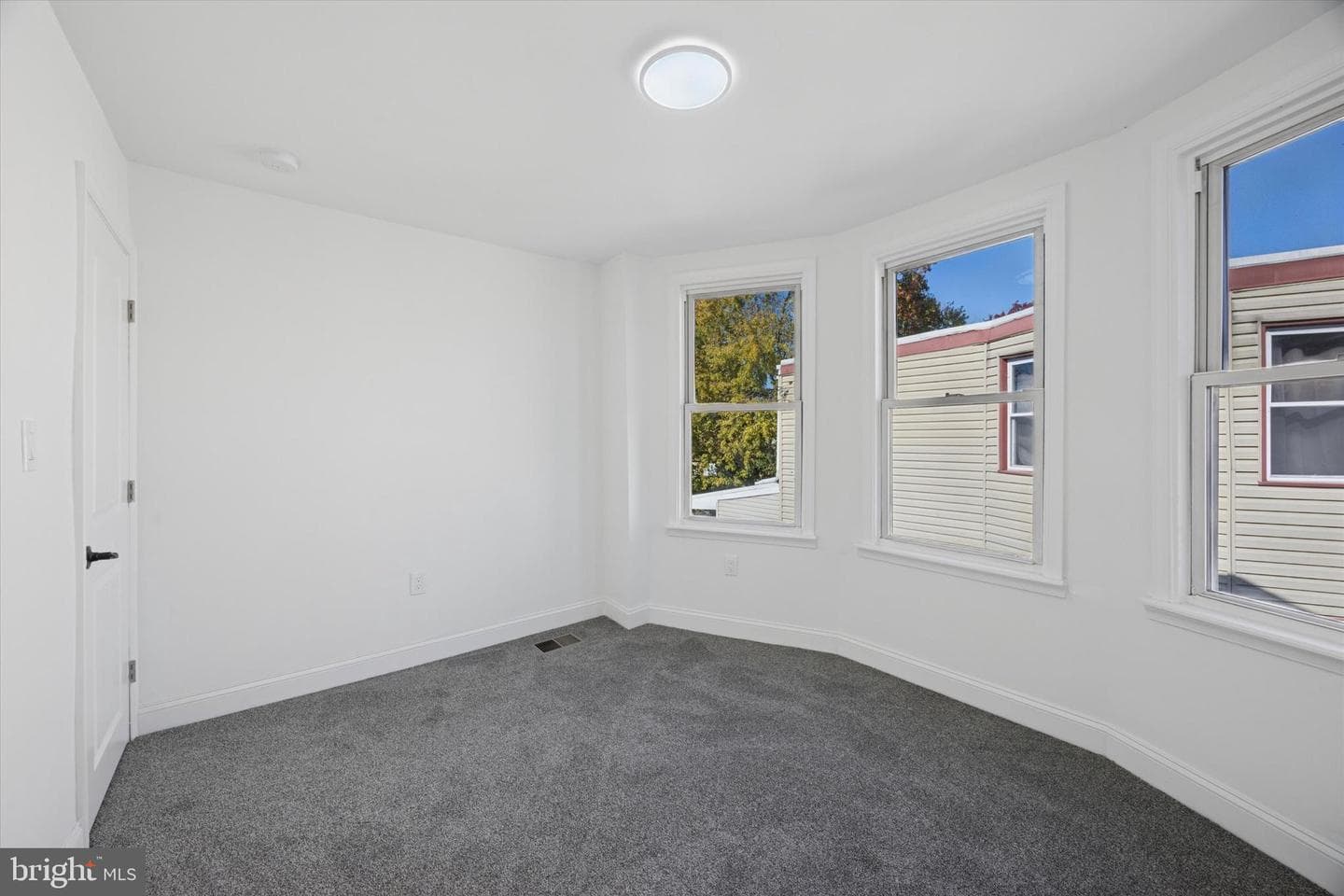211 Cedar Avenue photo 18
