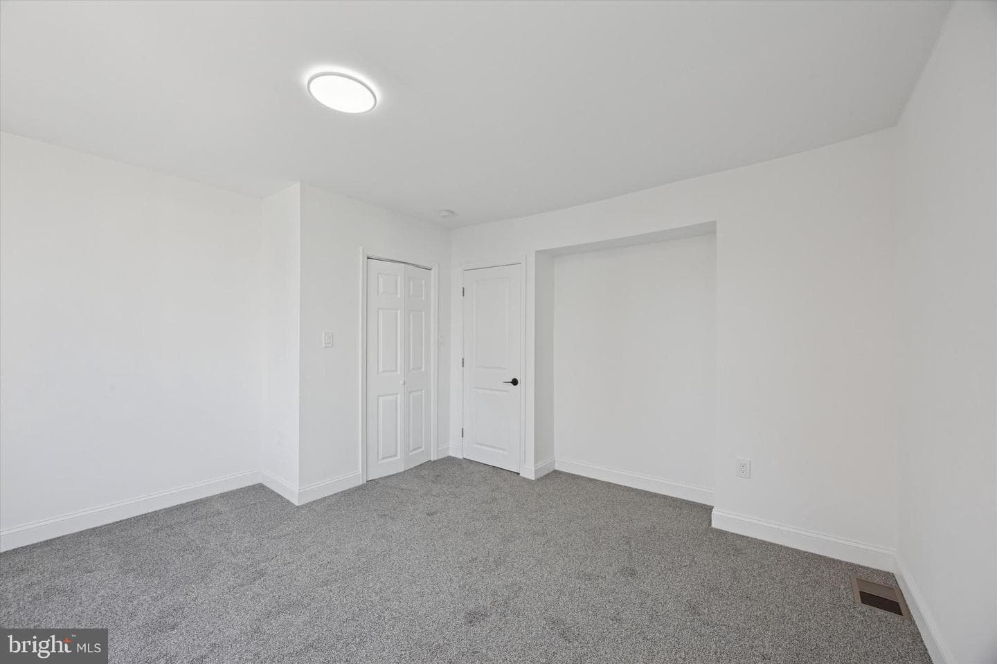 211 Cedar Avenue photo 21