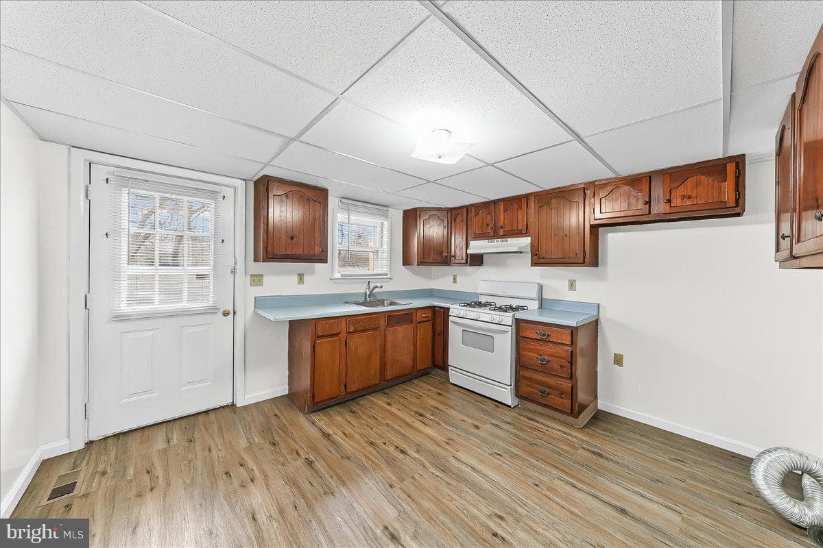 4518 Post Road photo 6
