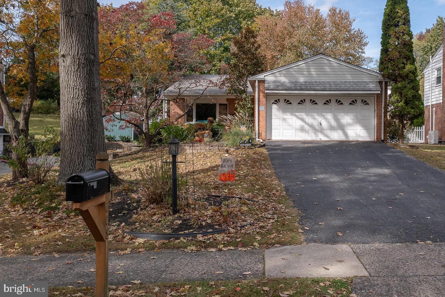 608 Old School House Drive photo 2