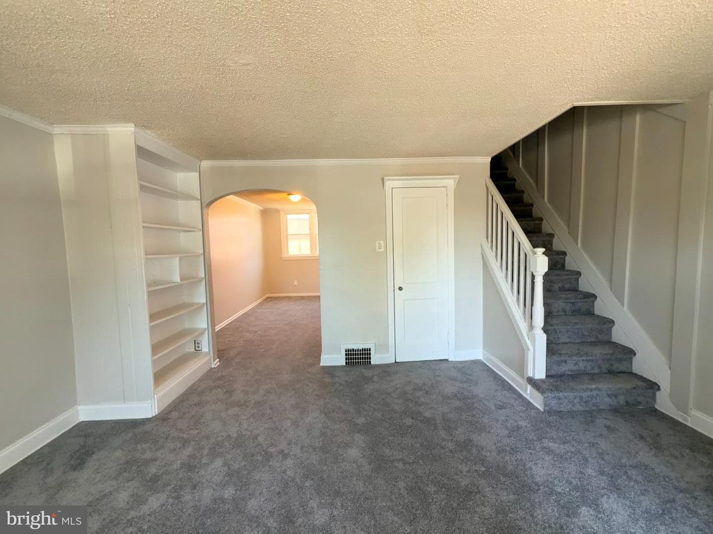 921 Lincoln Street photo 3