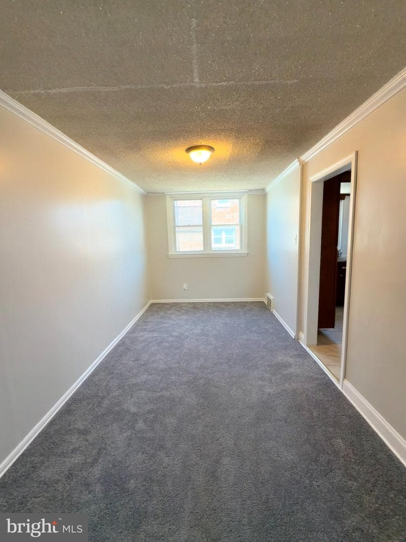 921 Lincoln Street photo 4