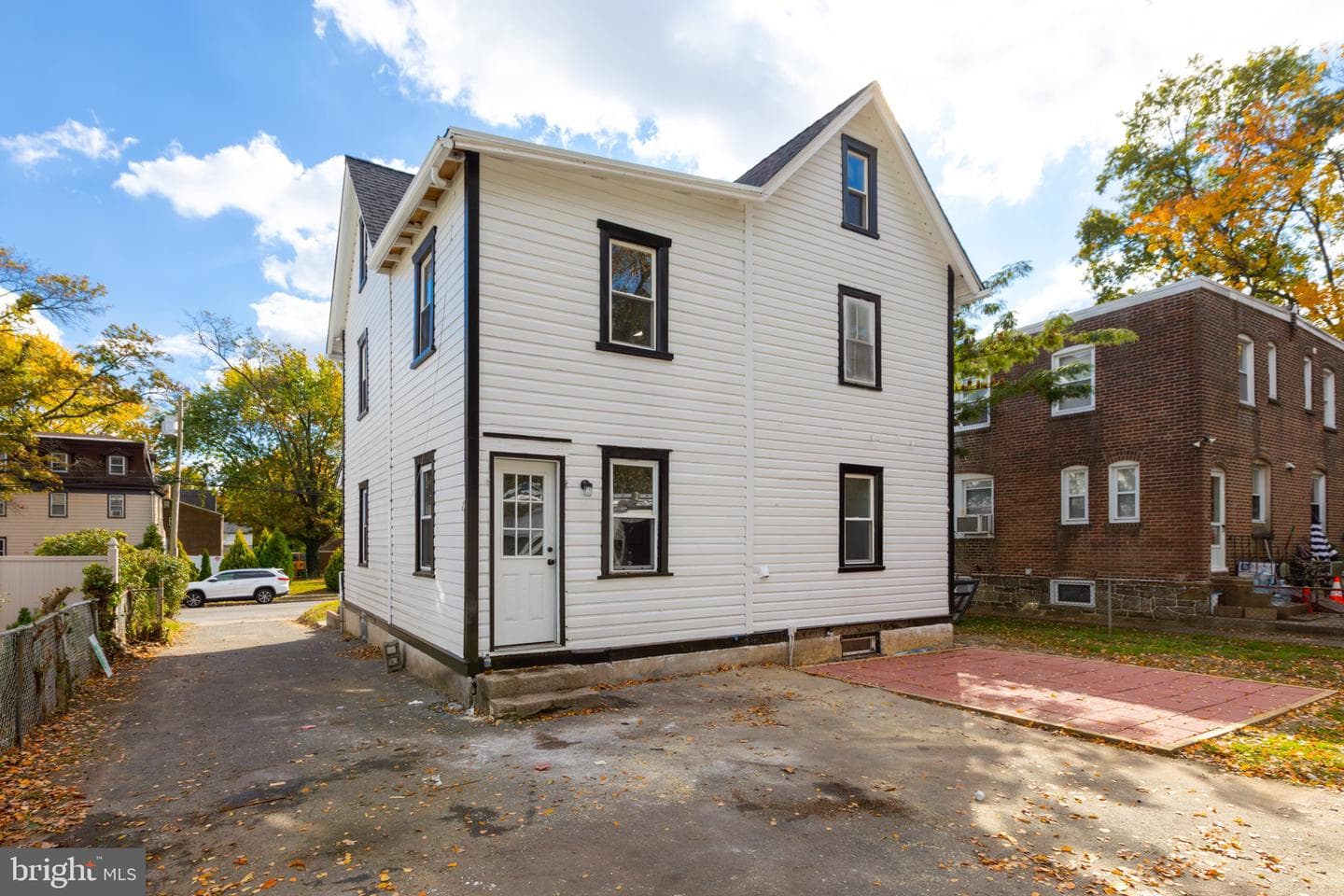 605 Andrews Avenue photo 38