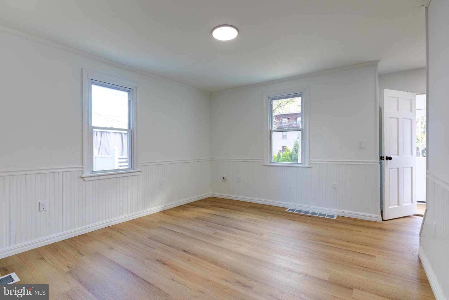605 Andrews Avenue photo 8