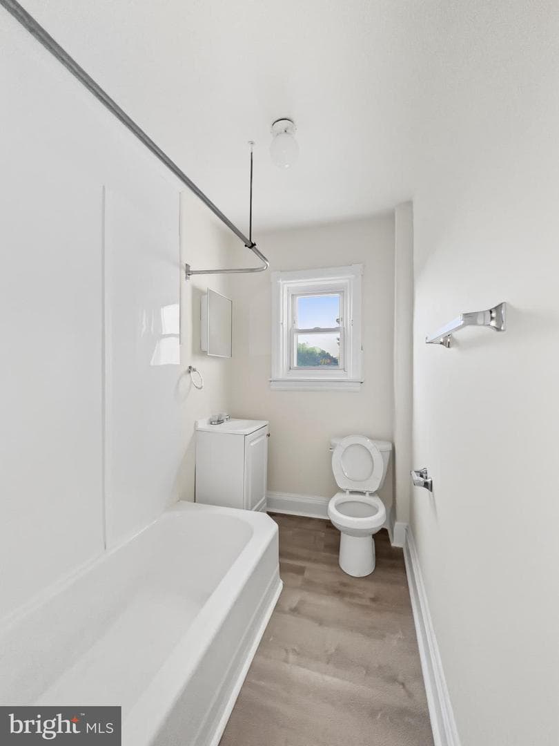 1102 Parker Street photo 4