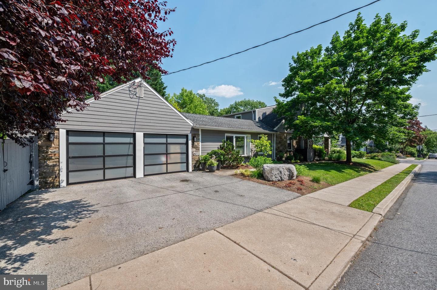 203 E 5th Street photo 4