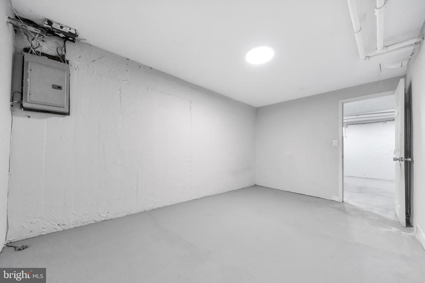 506 Hampden Road photo 28