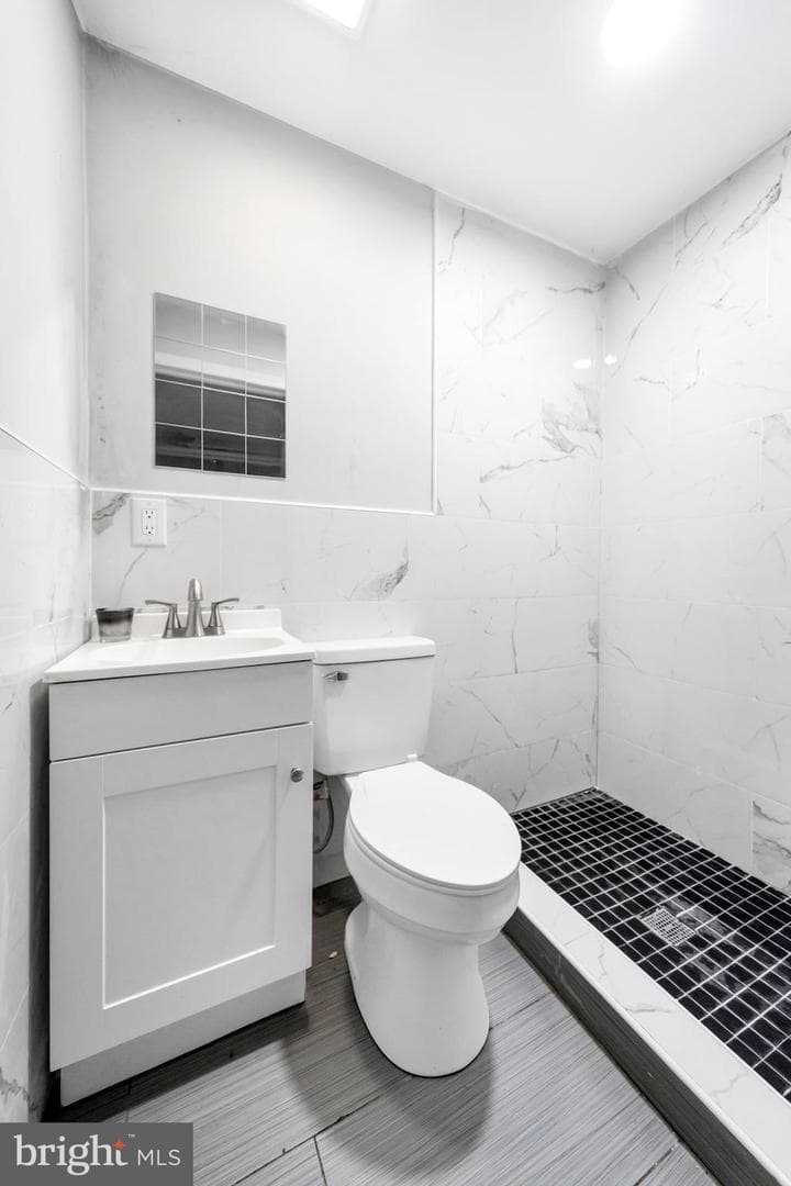 506 Hampden Road photo 32