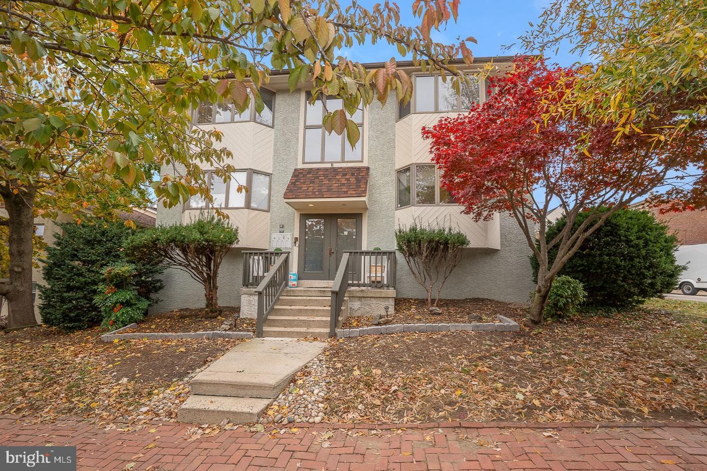 300 S Olive Street #2b photo 1
