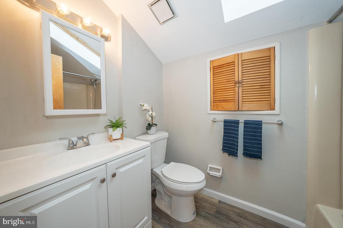 300 S Olive Street #2b photo 31
