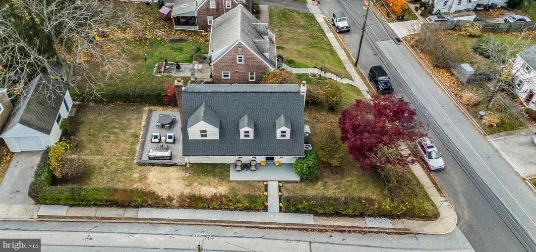 222 N Overhill Road photo 2