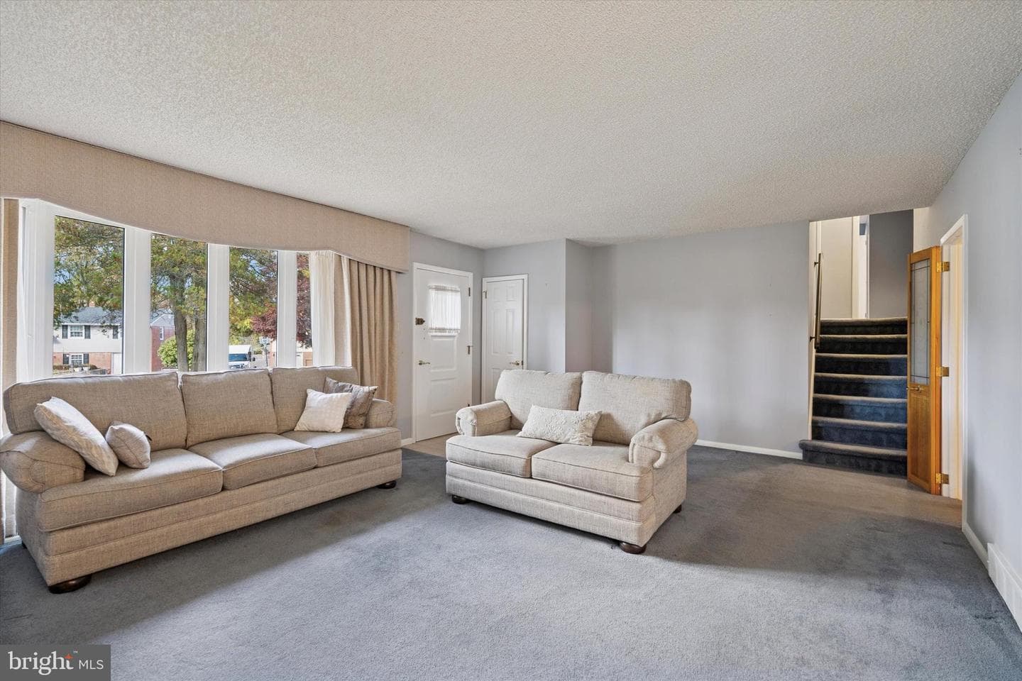 11 Linden Drive photo 5