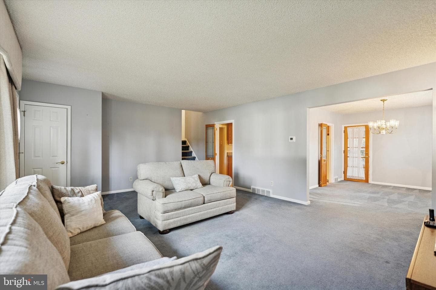 11 Linden Drive photo 6