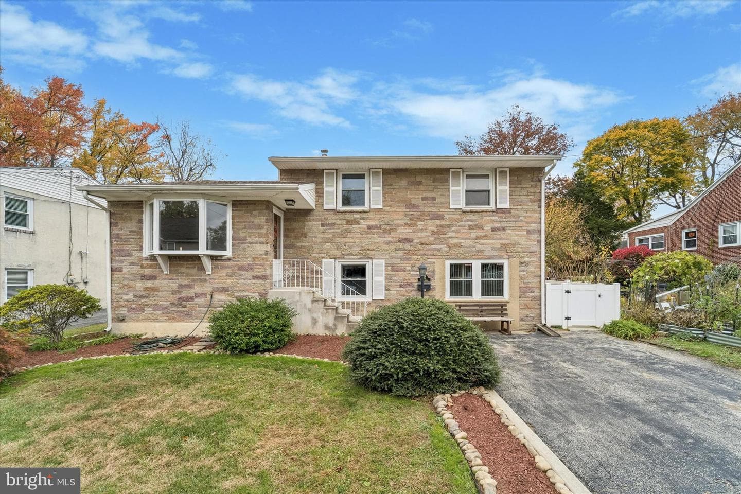 742 Agnes Avenue photo 1