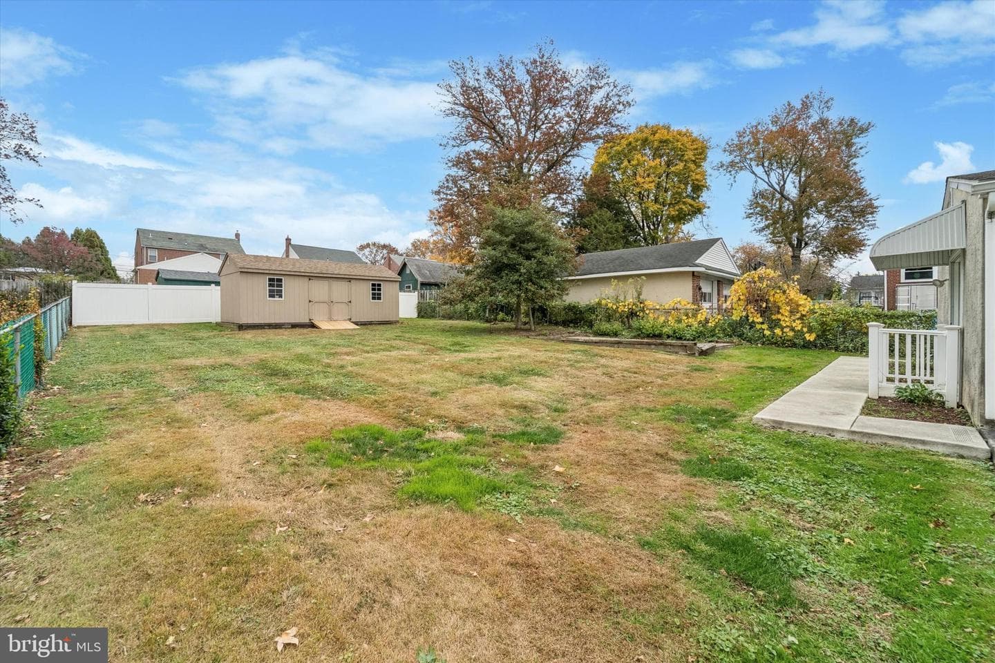 742 Agnes Avenue photo 12