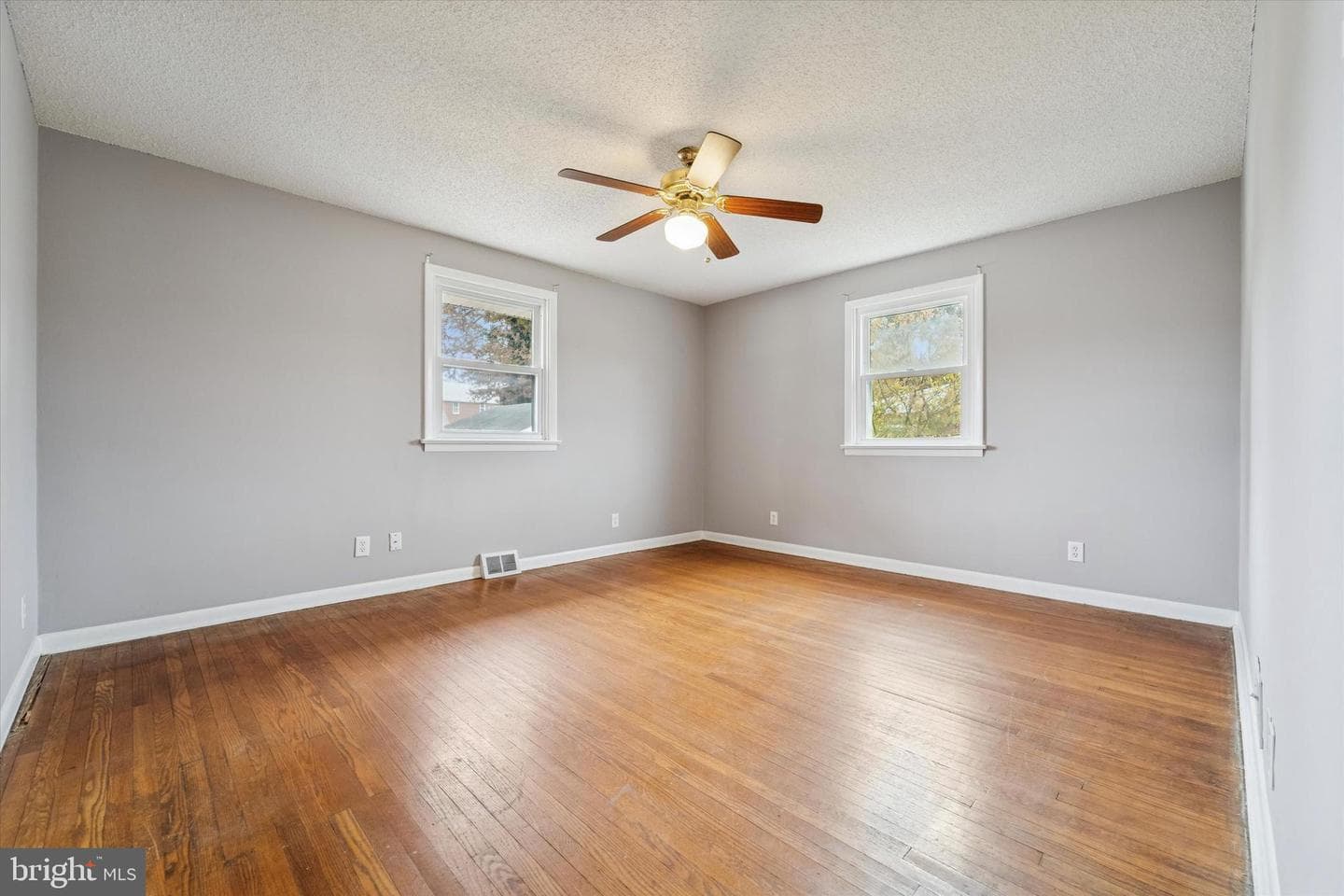 742 Agnes Avenue photo 7