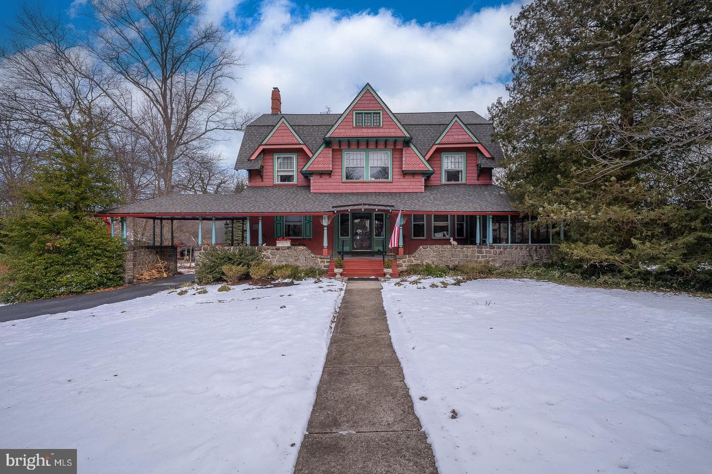 421 Midland Avenue photo 1