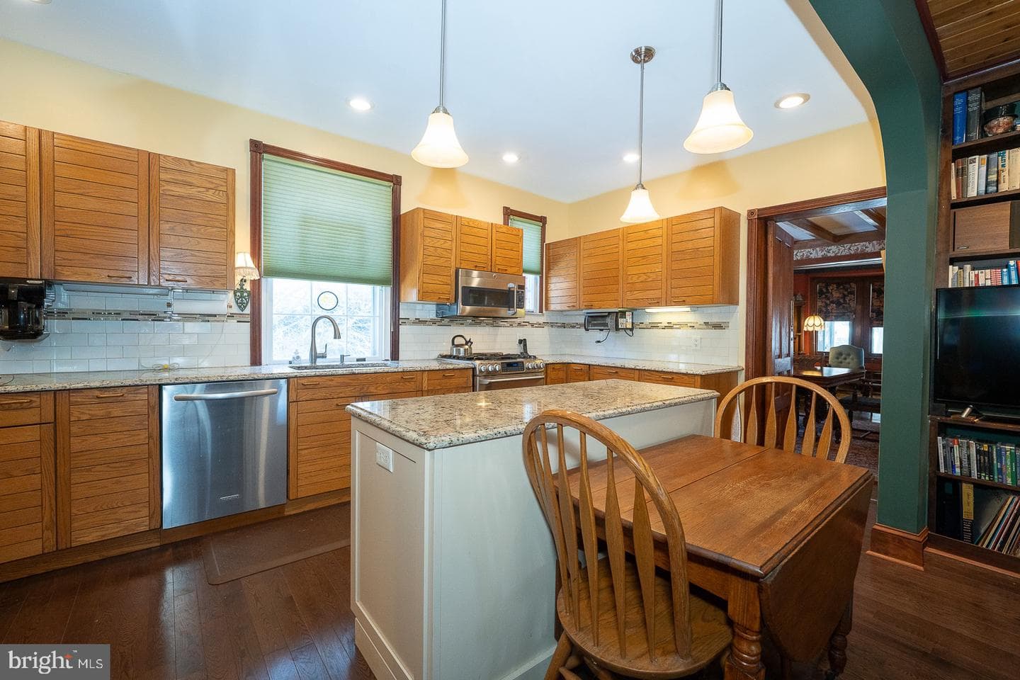 421 Midland Avenue photo 19