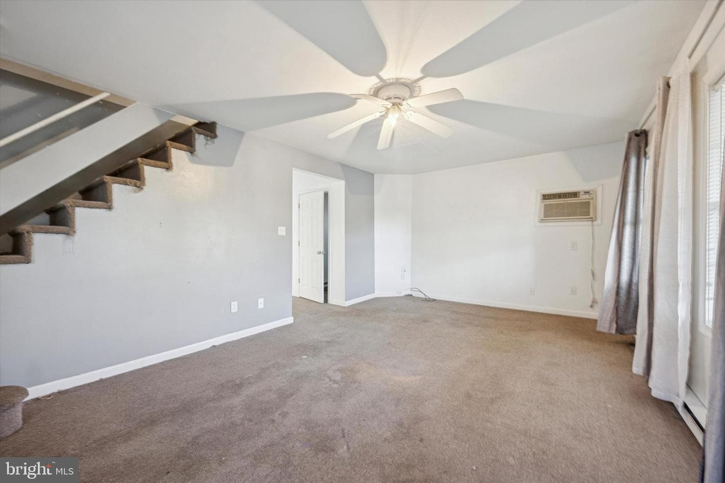 1004 Sunset Street photo 3