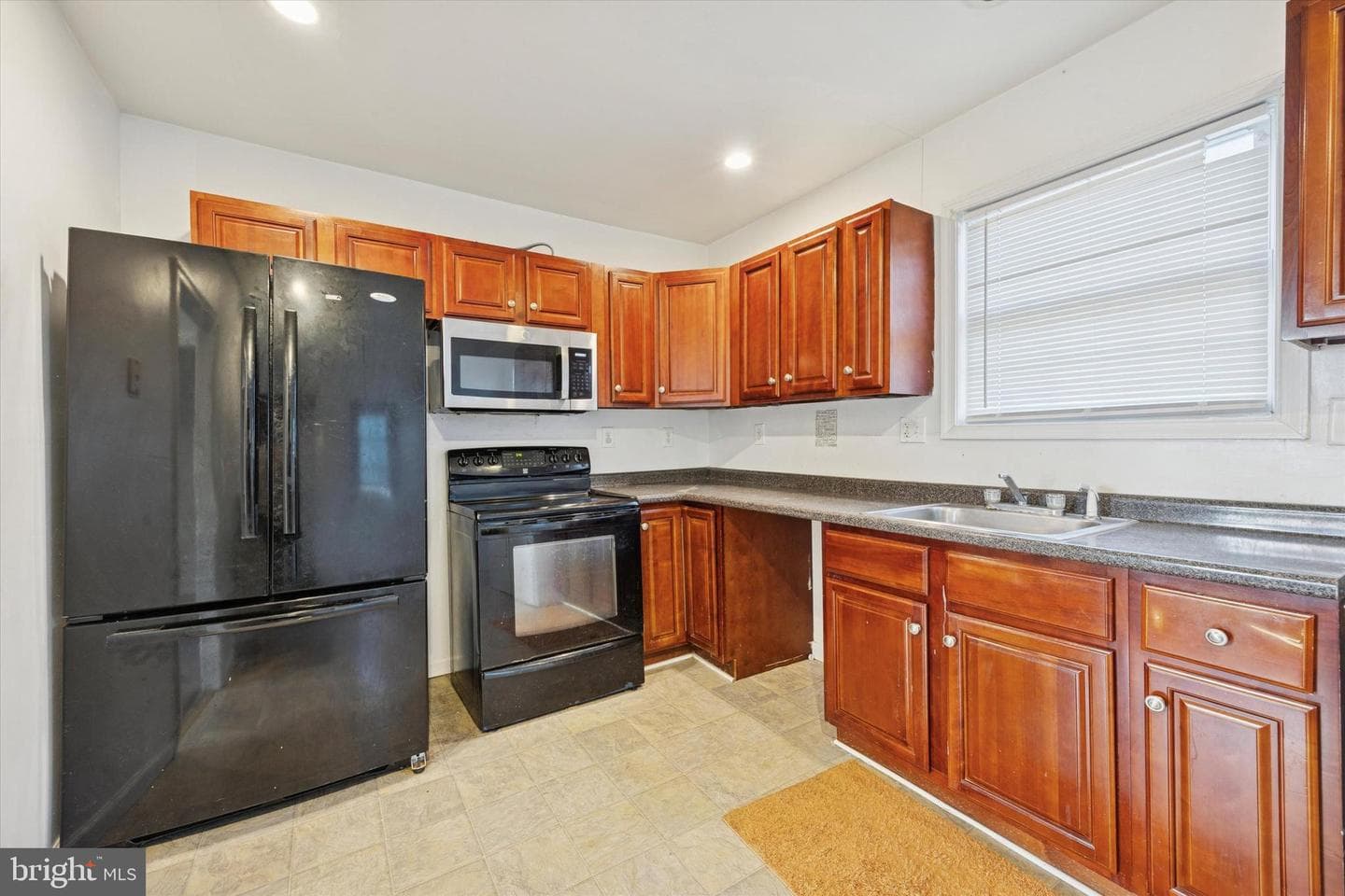 1004 Sunset Street photo 9
