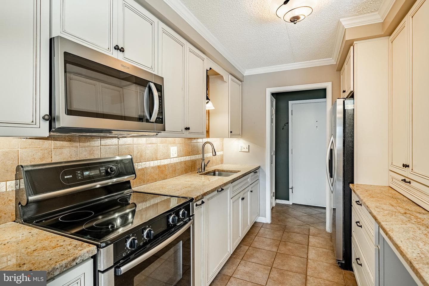 307 B000 Summit Drive ##b photo 13