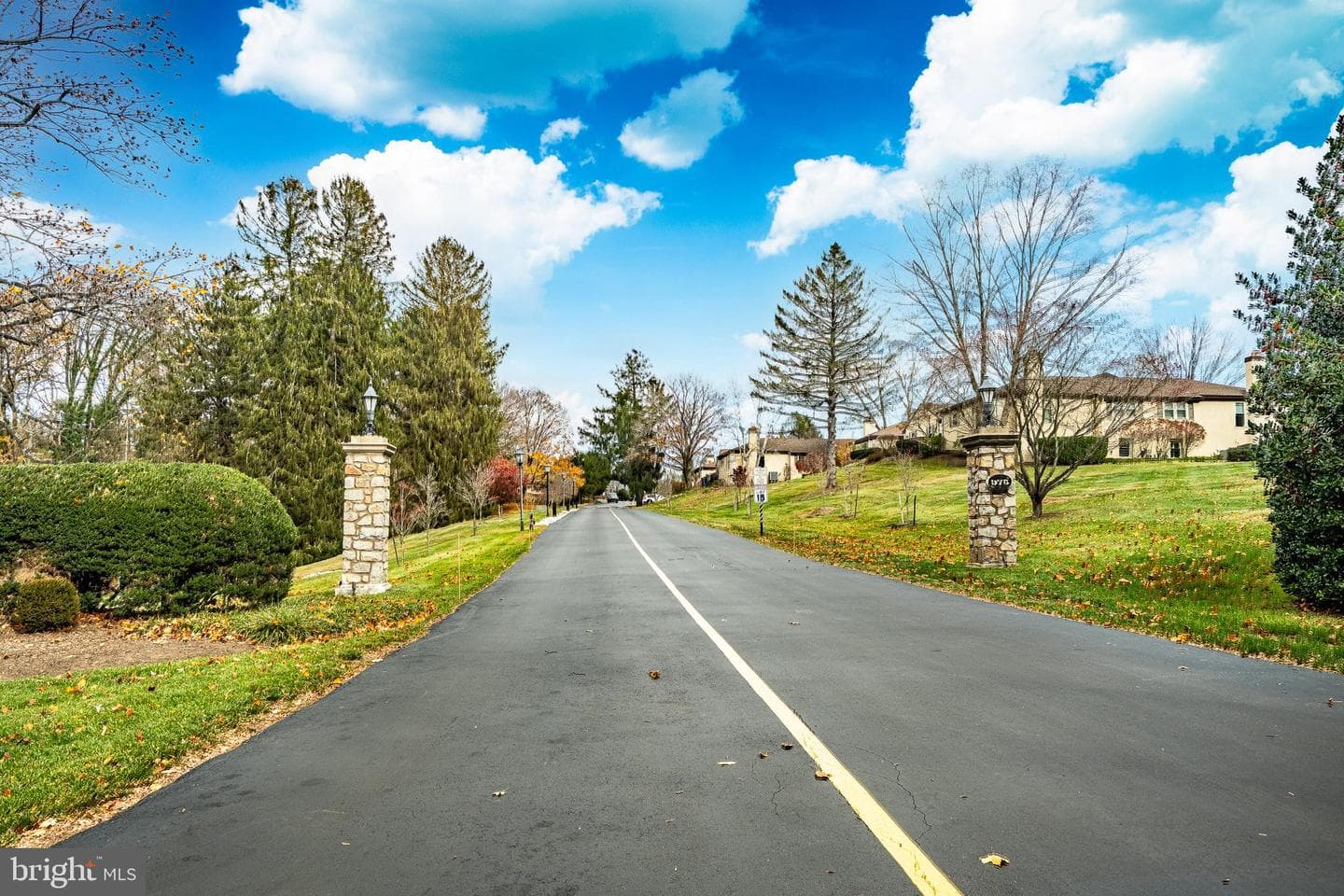 307 B000 Summit Drive ##b photo 2
