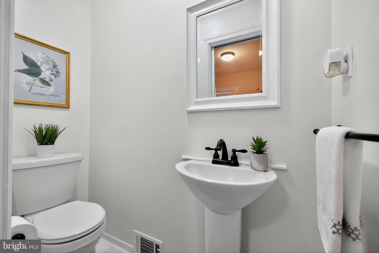 128 Campbell Avenue photo 17